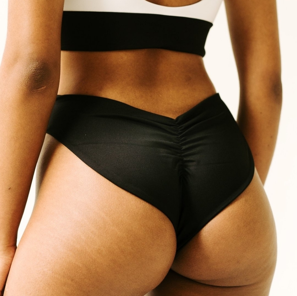 Londre High Leg Scrunch Bottom Black Swim Suit